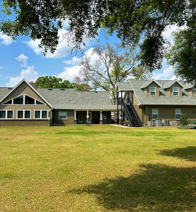 Custom fitted seamless gutter system on Florida property
